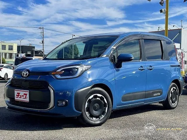 2023 Toyota Sienta Hybrid Z