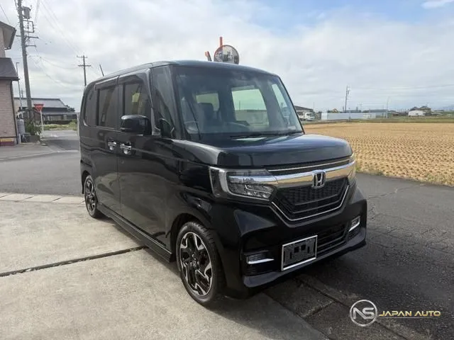 2017 Honda N-Box Custom, photo 1 of 20