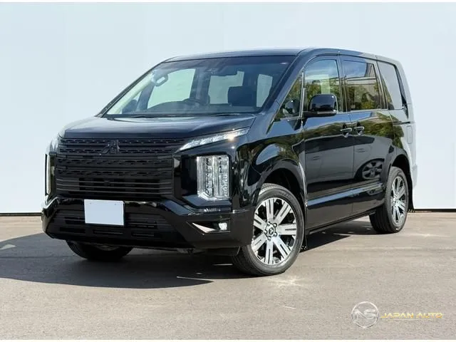2020 Mitsubishi Delica D:5 G Power Package