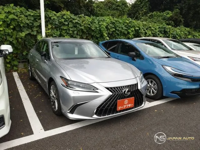 2023 Lexus ES ES300H Version L