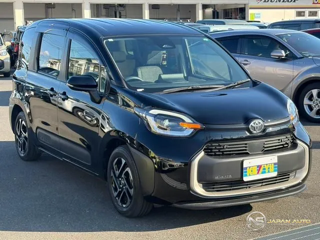 2023 Toyota Sienta Hybrid Z