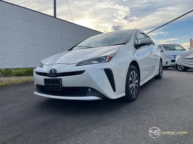 2019 Toyota Prius, photo 1 of 20