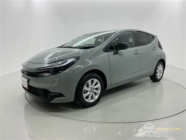 2025 Toyota Aqua, photo 1 of 20