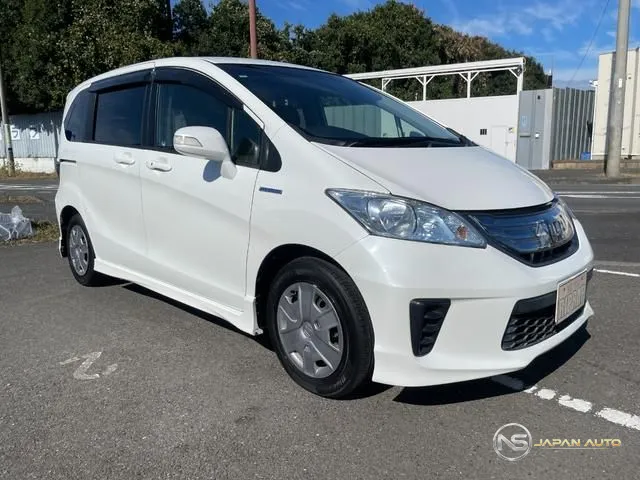 2013 Honda Freed Hybrid Just Selection