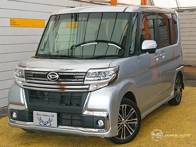 2017 Daihatsu Tanto, photo 1 of 20