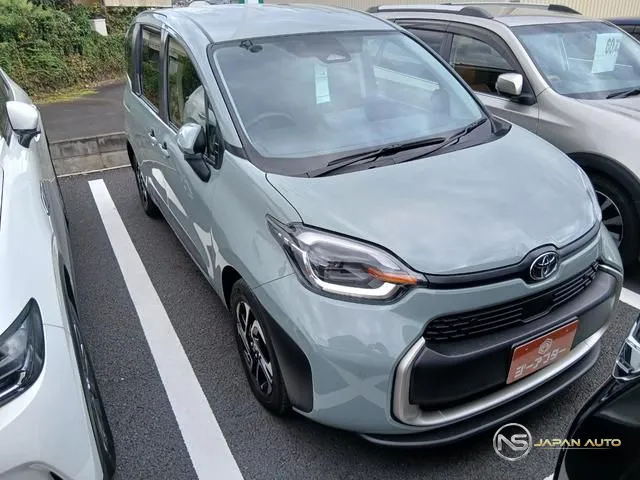 2023 Toyota Sienta Hybrid Z