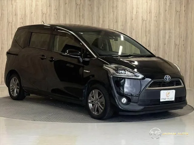 2017 Toyota Sienta Hybrid G Cuero