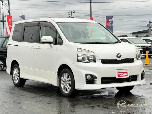 2013 Toyota Voxy ZS