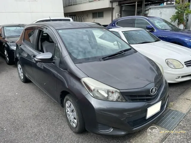 2014 Toyota Vitz F