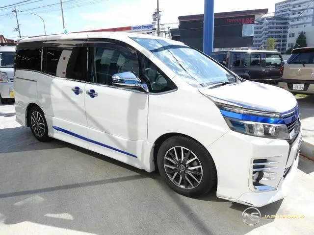 2015 Toyota Voxy ZS