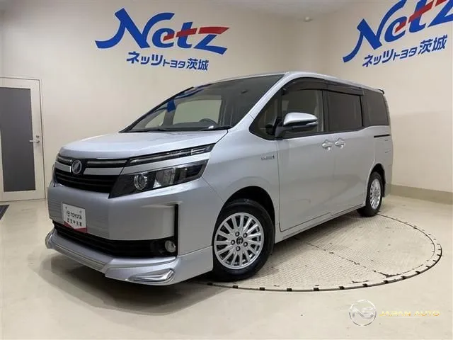 2014 Toyota Voxy Hybrid V