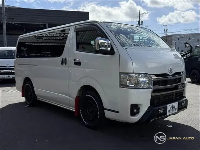 2023 Toyota Hiace Van, photo 1 of 20