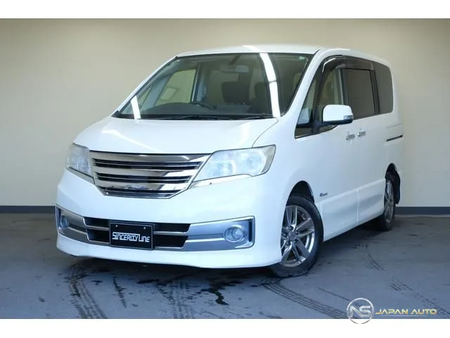 2013 Nissan Serena, photo 1 of 20