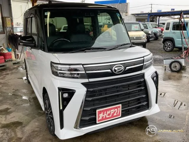 2023 Daihatsu Tanto Custom RS