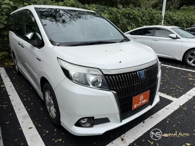 2016 Toyota Esquire Hybrid GI Black Tailored