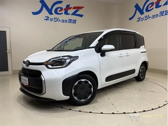 2024 Toyota Sienta Hybrid Z
