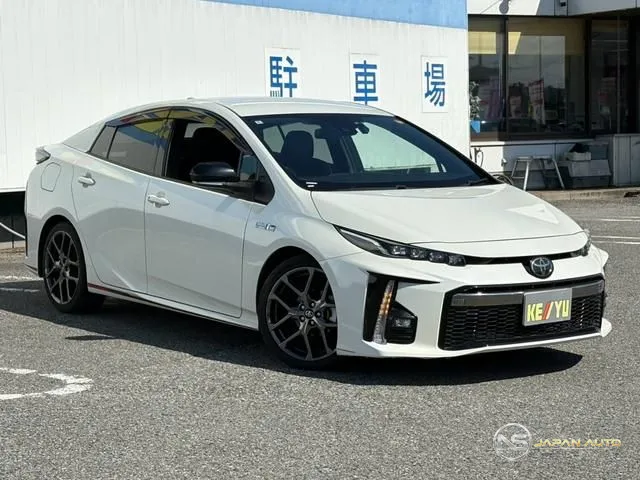 2017 Toyota Prius Phv S GR Sport