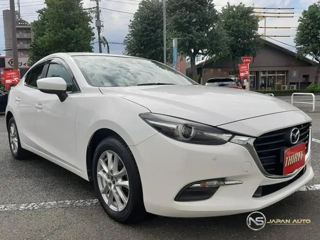 2017 Mazda Axela Hybrid, photo 1 of 20
