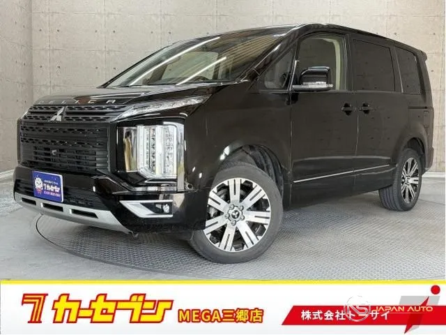 2020 Mitsubishi Delica D:5 G Power Package