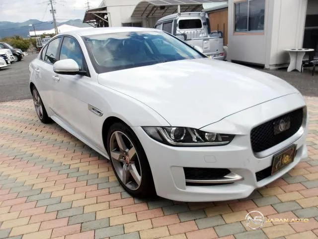 2017 Jaguar XE XE R-Sport