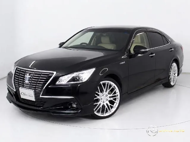 2014 Toyota Crown Hybrid Royal Saloon G