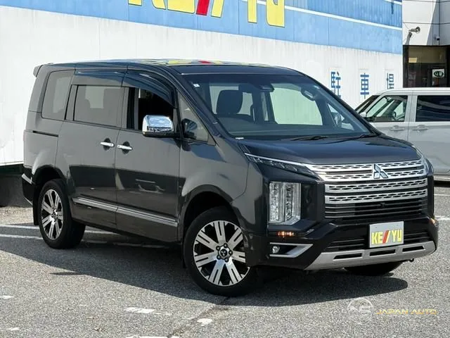 2022 Mitsubishi Delica D:5 P
