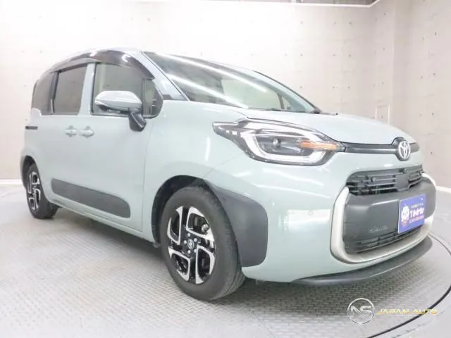 2023 Toyota Sienta Hybrid Z