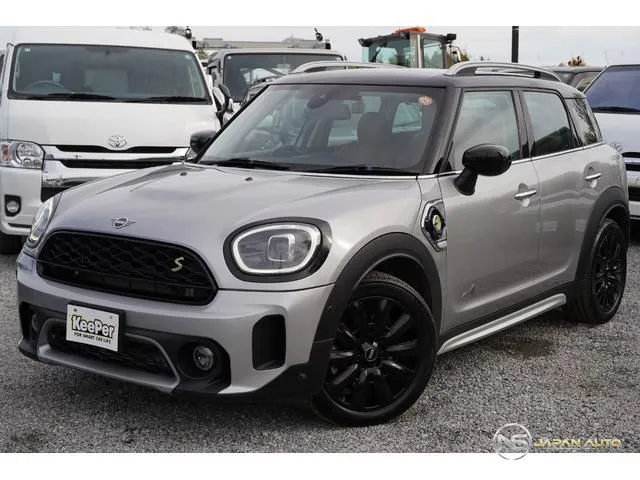 2023 MINI Mini Cooper S E Crossover ALL4 Premium Plus Package Classic Trim