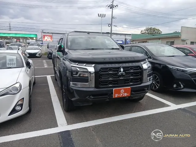 2024 Mitsubishi Triton Gls