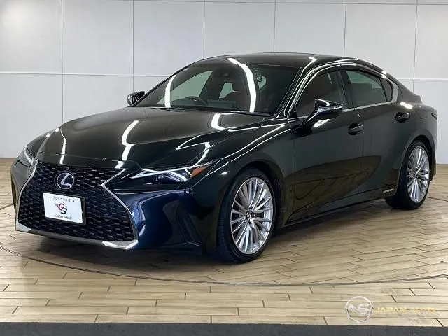 2021 Lexus IS IS300H Version L