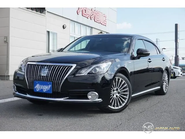 2013 Toyota Crown Majesta F Version