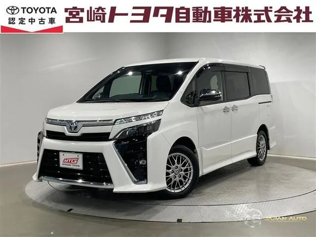 2020 Toyota Voxy, photo 1 of 20