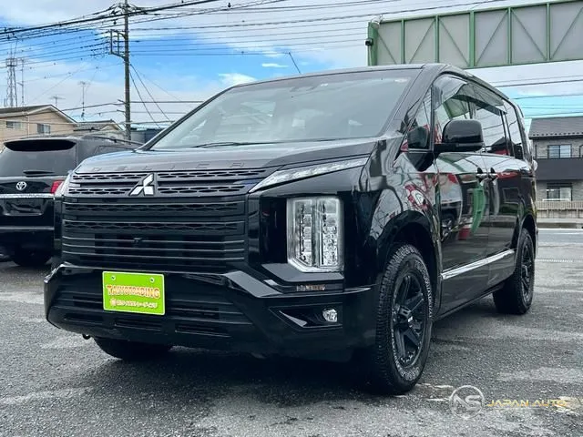 2020 Mitsubishi Delica D:5 G Power Package