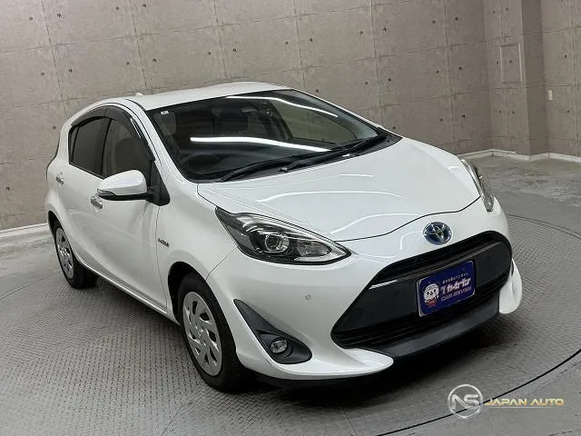 2018 Toyota Aqua S Style Black
