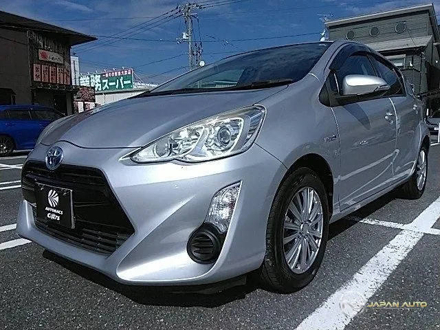 2016 Toyota Aqua, photo 1 of 8