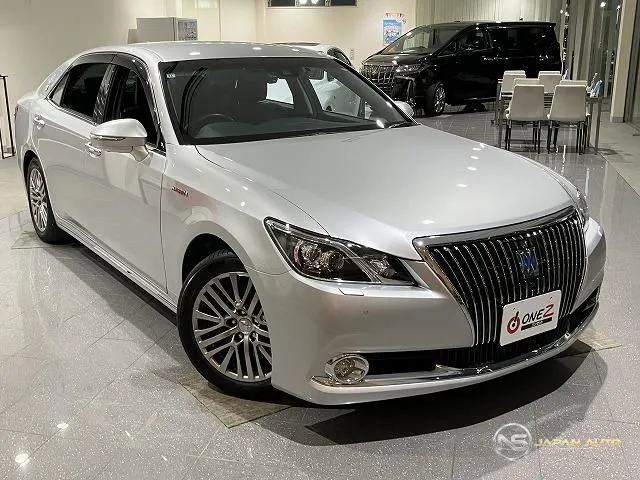 2017 Toyota Crown Majesta F Version