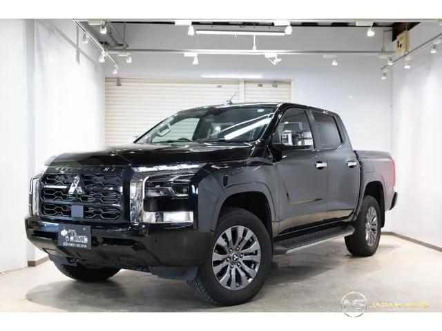 2024 Mitsubishi Triton Gls
