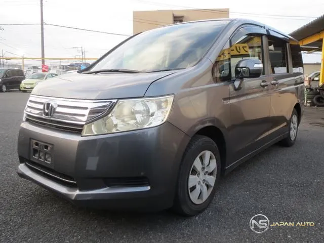 2010 Honda Stepwagon G L Package