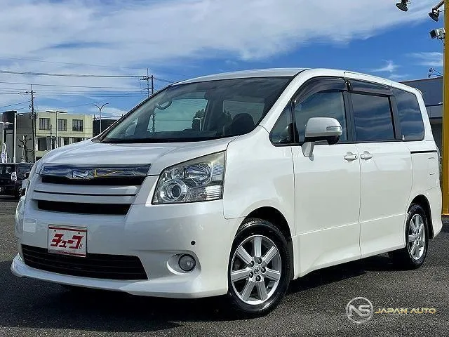 2010 Toyota Noah SI