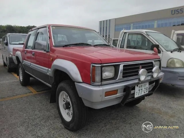 1992 Mitsubishi Strada R