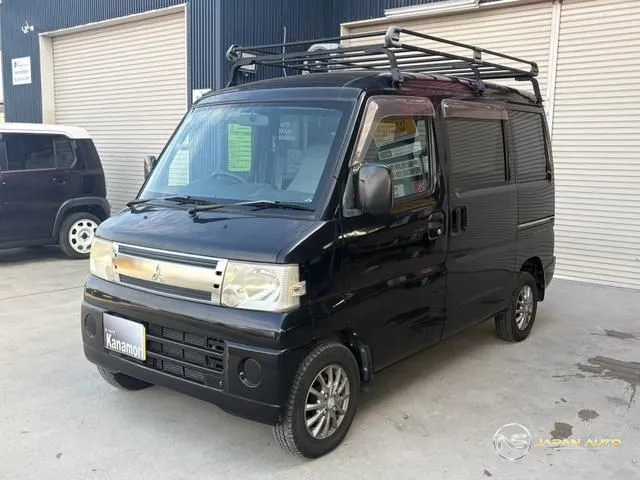 2010 Mitsubishi Minicab Van CD
