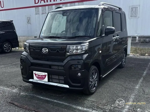 2026 Daihatsu Tanto Fun CR0SS