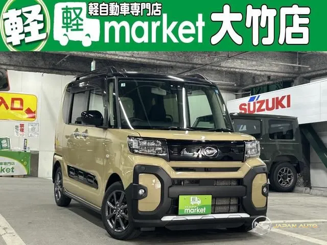 2025 Daihatsu Tanto Fun CR0SS