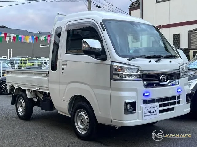 2024 Daihatsu Hijet Truck, photo 1 of 20