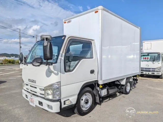 2010 Isuzu Elf Truck