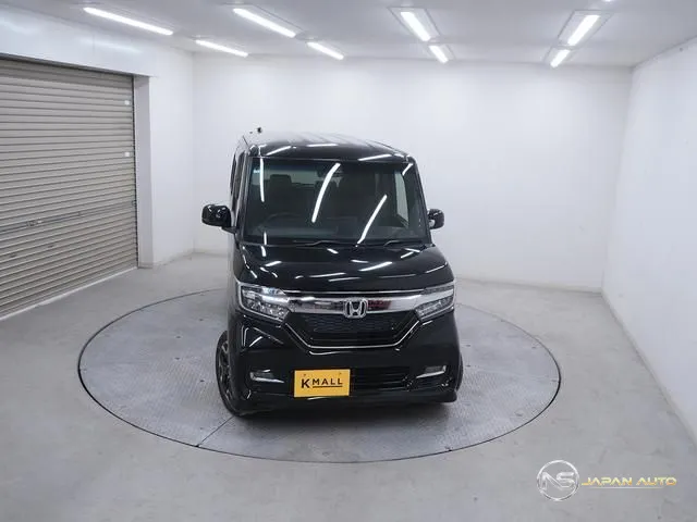 2018 Honda N-Box Custom, photo 1 of 20