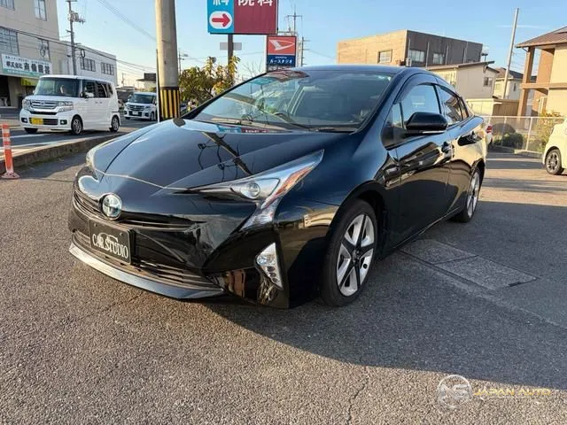 2017 Toyota Prius S Touring Selection