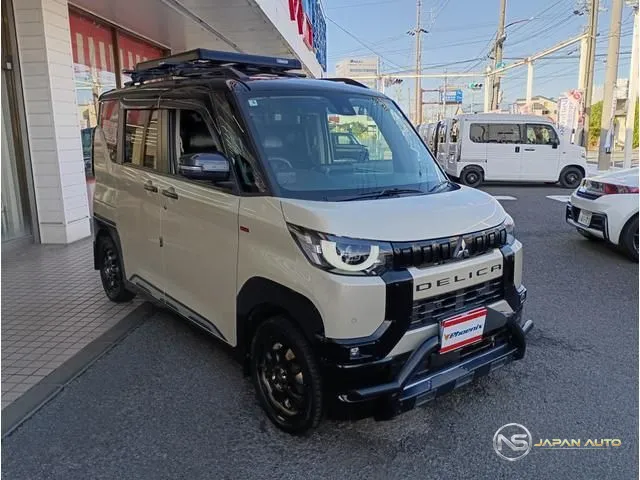 2023 Mitsubishi Delica Mini T Premium
