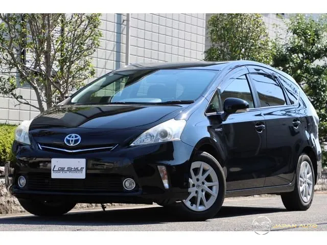 2013 Toyota Prius Alpha S