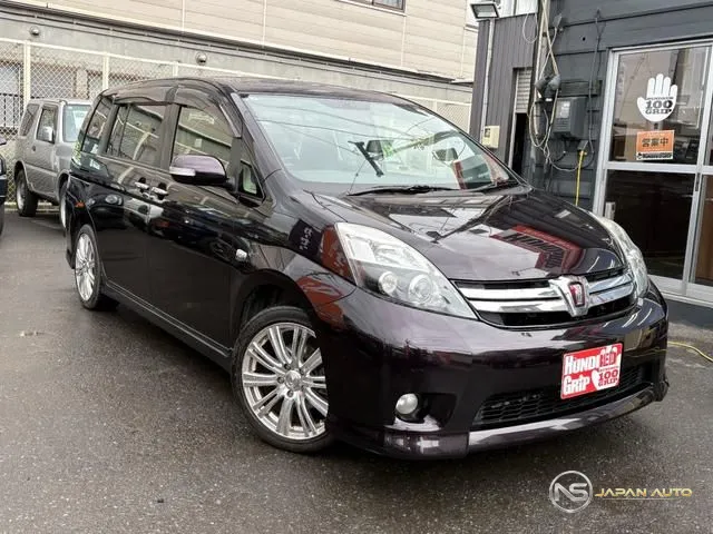 2012 Toyota Isis Platana